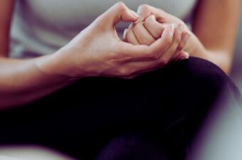 Pierwsze spotkanie z psychoterapeutą. Co warto wiedzieć?